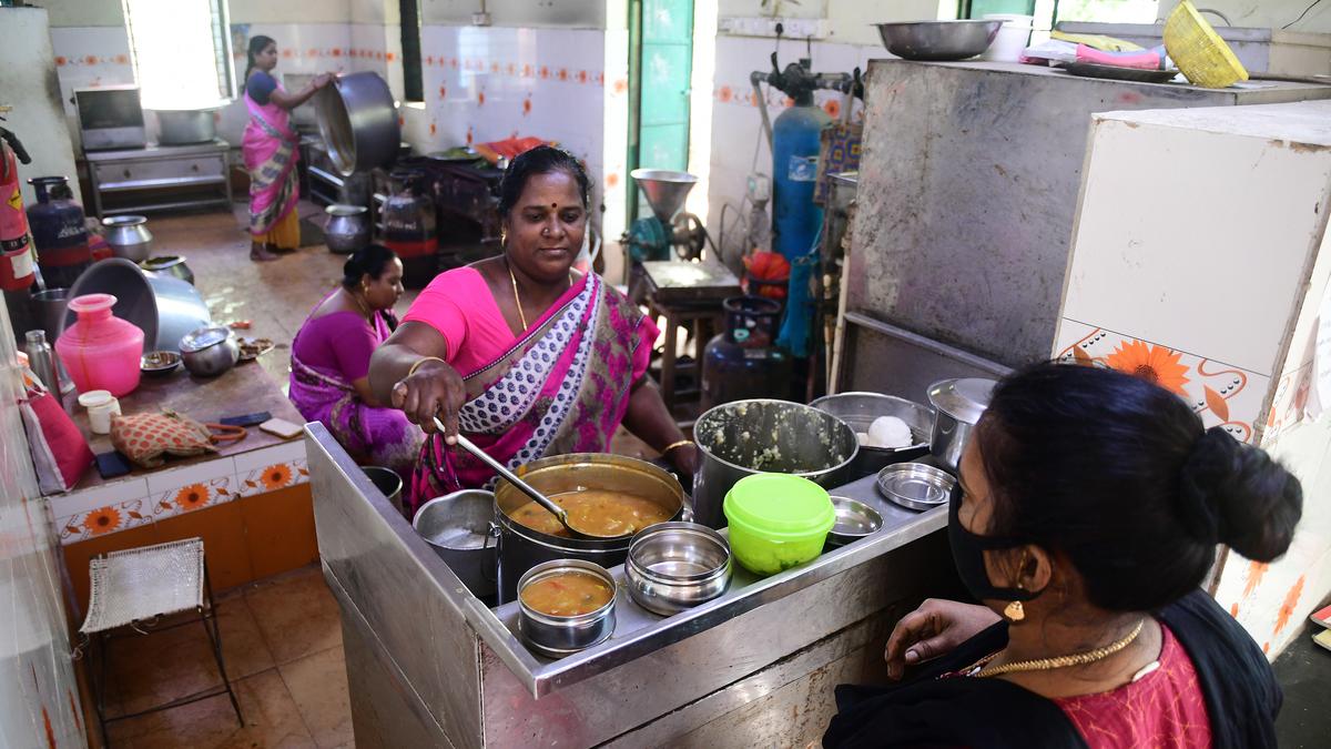 Amma Canteens to continue at 399 locations in Chennai, but staff say